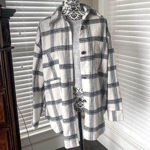 Black and White Plaid Oversized Flannel Shirt or Light OverCoat Size Medium